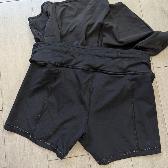 Lululemon Black Hotty Hot Built In Biker Shorts 2.5" Inseam Size 8 - Picture 8 of 10